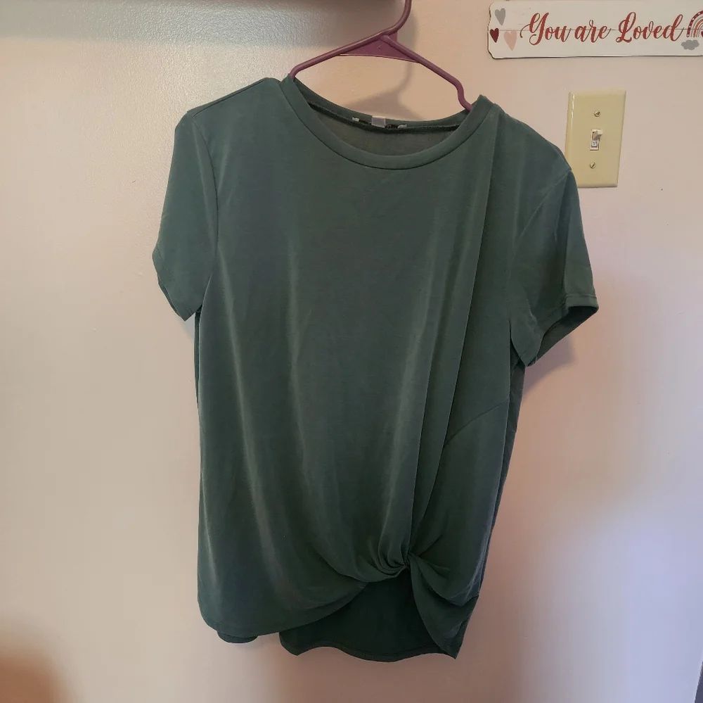 Size Small Women's Top - Picture 2 of 3